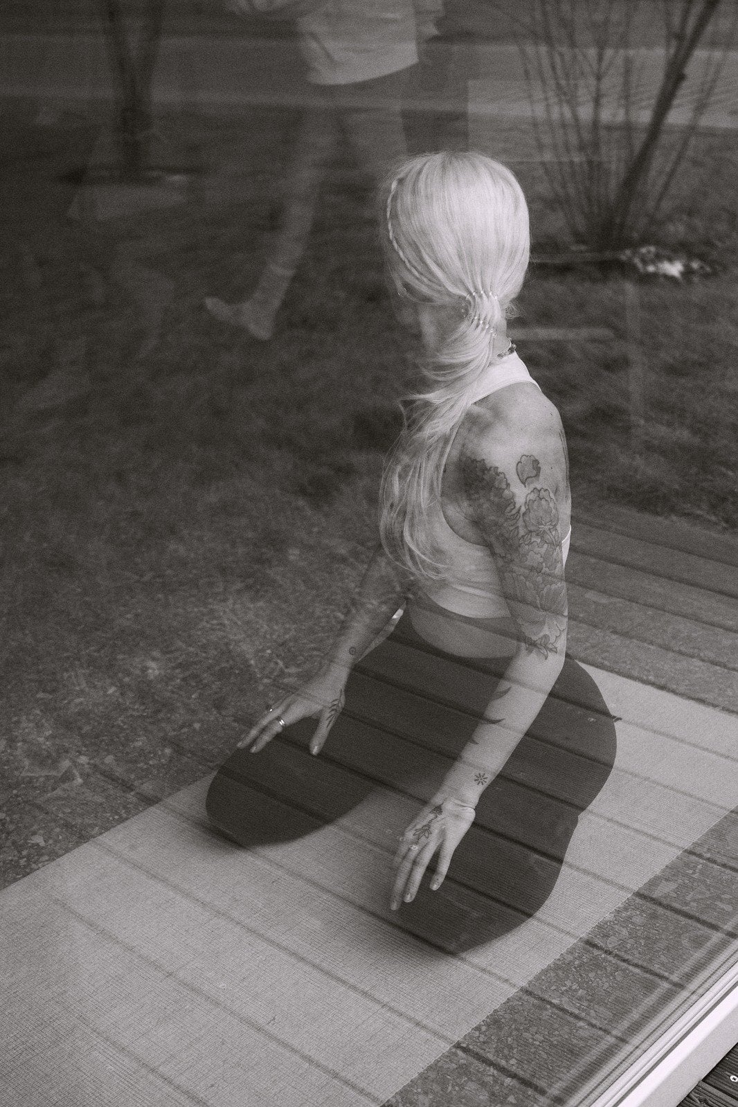 Kate Yaronskaya practicing traditional Ashtanga yoga in Paris